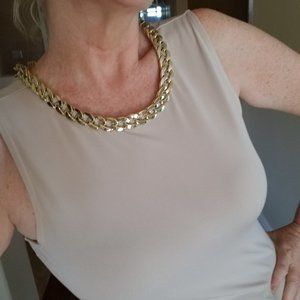 CALVIN KLEIN I TAN SLEEVELESS TOP WITH GOLD CHAIN NECKLINE I SIZE SM